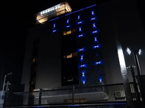 Formula 2 Hotel and Suites