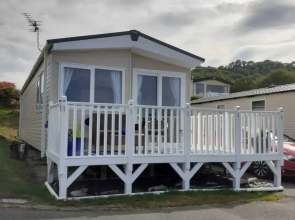 Cozy Chalet Sleeps 4 With Garden