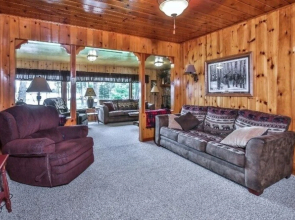 Cedar - Serenity Bay Resort 3 Bedroom Cabin