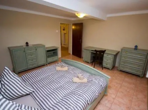 Star Apartments