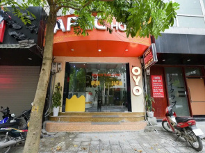 OYO 208 Arowana Hotel
