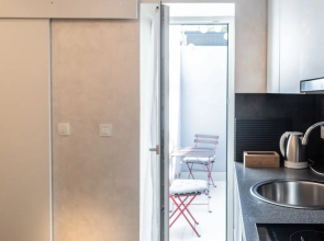 L&B amphitheater apartments