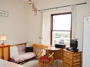 Cosy 2 Bedroom Edinburgh Apartment