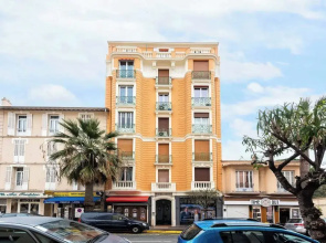 Modern Apartment -2bdr/6p - 300m From the Beach