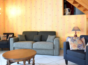 Detached villa in a small villa estate with private swimming pool