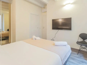 Modern & Stylish Apartment in Como City by Rent all Como