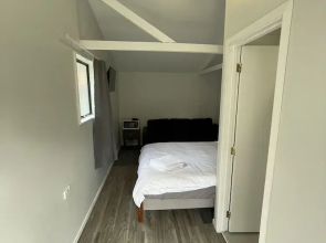 1 Double 1 Sofa Beds Garden Chalet 9C
