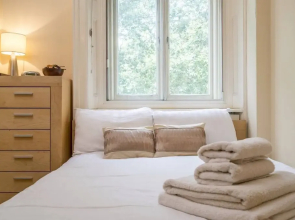 Elegant 2 BR Apartment in Paddington