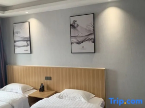 Xinyang Lakeside Boutique Hotel