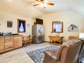 Lakehills Cabin With Fire Pit, Near Medina Lake!