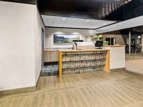 Heartland Inn & Suites, SureStay Collection by Best Western