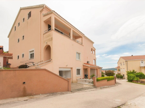 Apartments and Room Danijel