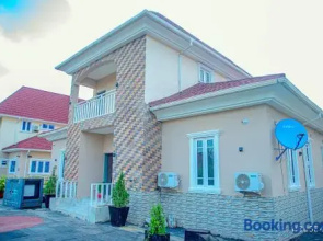 House 475 Apartments.
