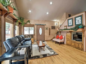 Cozy Home w/ Mountain Views Near Ouray Hot Springs