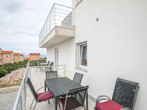 Comfortable Apartment in Novalja near Zrče Beach