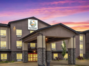 Duvernay Inn & Suites
