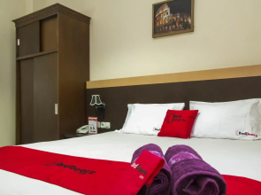 RedDoorz @ Soekarno Hatta