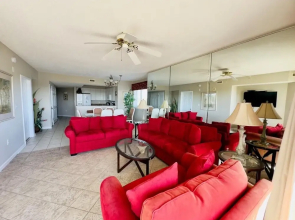 Barefoot Resort N Tower 601 4 Bedroom Condo by RedAwning