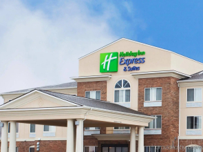 Holiday Inn Express & Suites Mattoon by IHG
