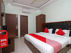 OYO 12062 Paras Guest House