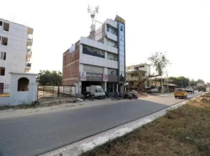 OYO 19630 S R Palace