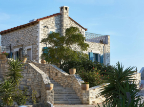 Stunning apartment in Kamilari with swimming pool