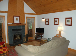 Brickyard Cottage 18 by Winfield Inn