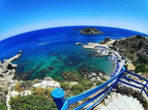 Grande Blue Suites with private bay