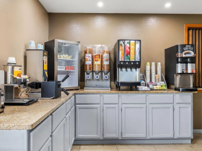 Super 8 by Wyndham La Crosse