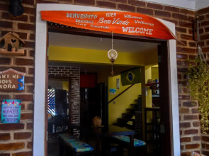 Hostel Ave Rara