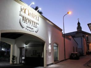Pompei Hostel Suites & Breakfast Deluxe