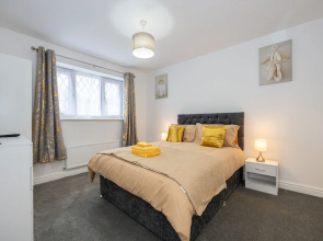 Captivating 3-bed House in Blackburn
