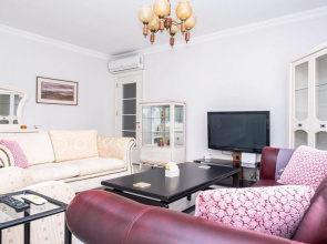 Central Flat Near Trendy Attractions in Kadikoy