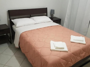 M1 George Apartment by the Airport