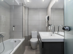 Piraeus City Hotel