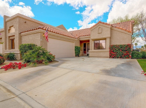 Elegant Fairway Condo #16-18 2 Bedrooms 2 Bathrooms Condo