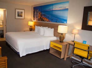 Days Inn by Wyndham Cocoa Cruiseport West At I-95/524