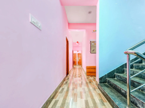 OYO Flagship 81598 Golden Leaf