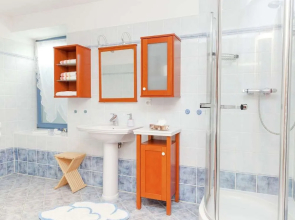 Villa mit Sauna und Garten