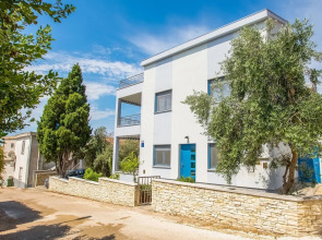 Lovely Apartment in Novalja with Patio near Sea Beach