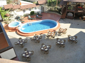 Отель Вэйлер