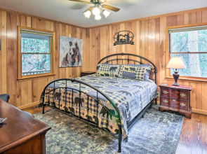Secluded 'lavinder Laurel Leaf Cottage' Near Creek