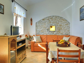 Amazing Apartment in Rakalj With 1 Bedrooms and Wifi