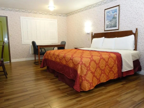 Tropic Lodge
