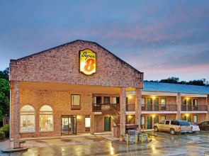 Super 8 by Wyndham Marietta/West/Atl Area