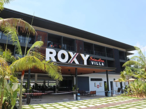 Roxy Sematan Villa & Townhouse