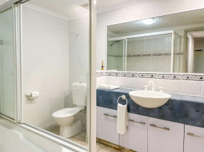 Wentworth Trinity Links