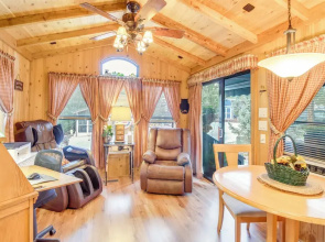 Hike & Fish: Cozy Cabin w/ Patio in Show Low!