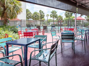 Red Roof Inn PLUS+ Miami Airport