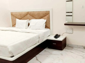 OYO 701490 Hotel Sharma Ji Inn